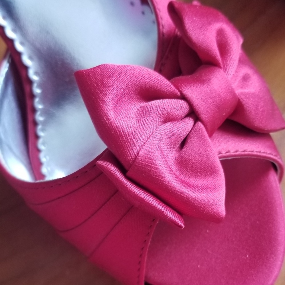 Apple red Maribelle heels